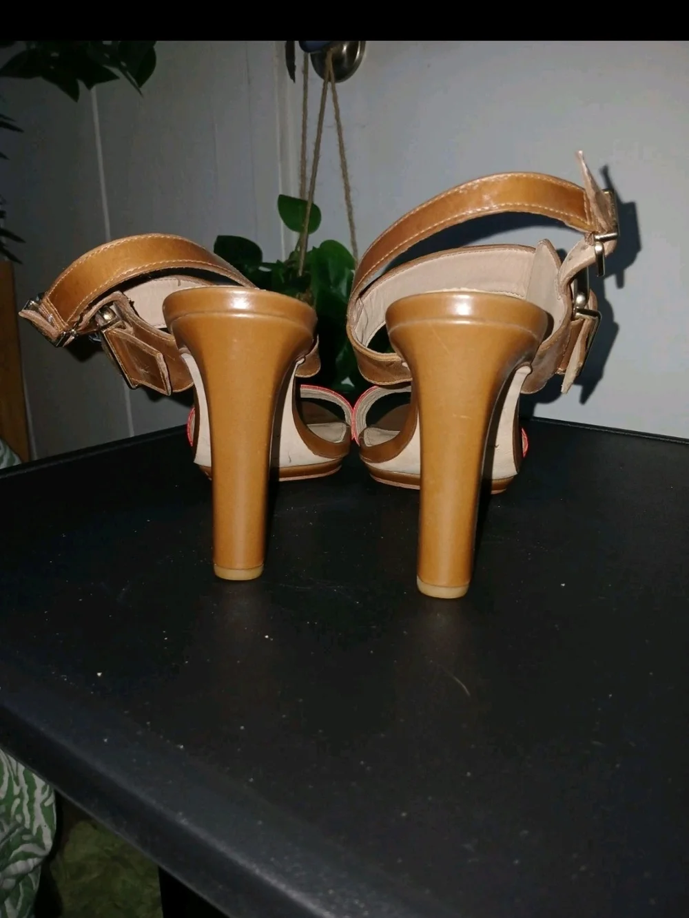 Antionio Melani Fire Coral Orange Women's Heels Sz 7.5